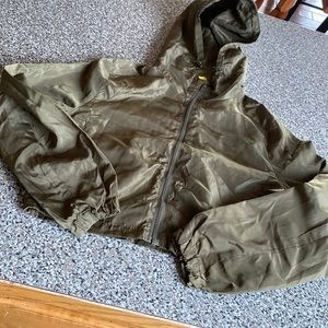 Super cute crop zip up